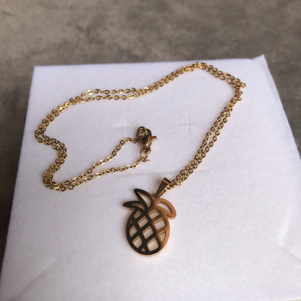 Gold Pineapple 🍍 Tropical Necklace - Picture 2 of 4